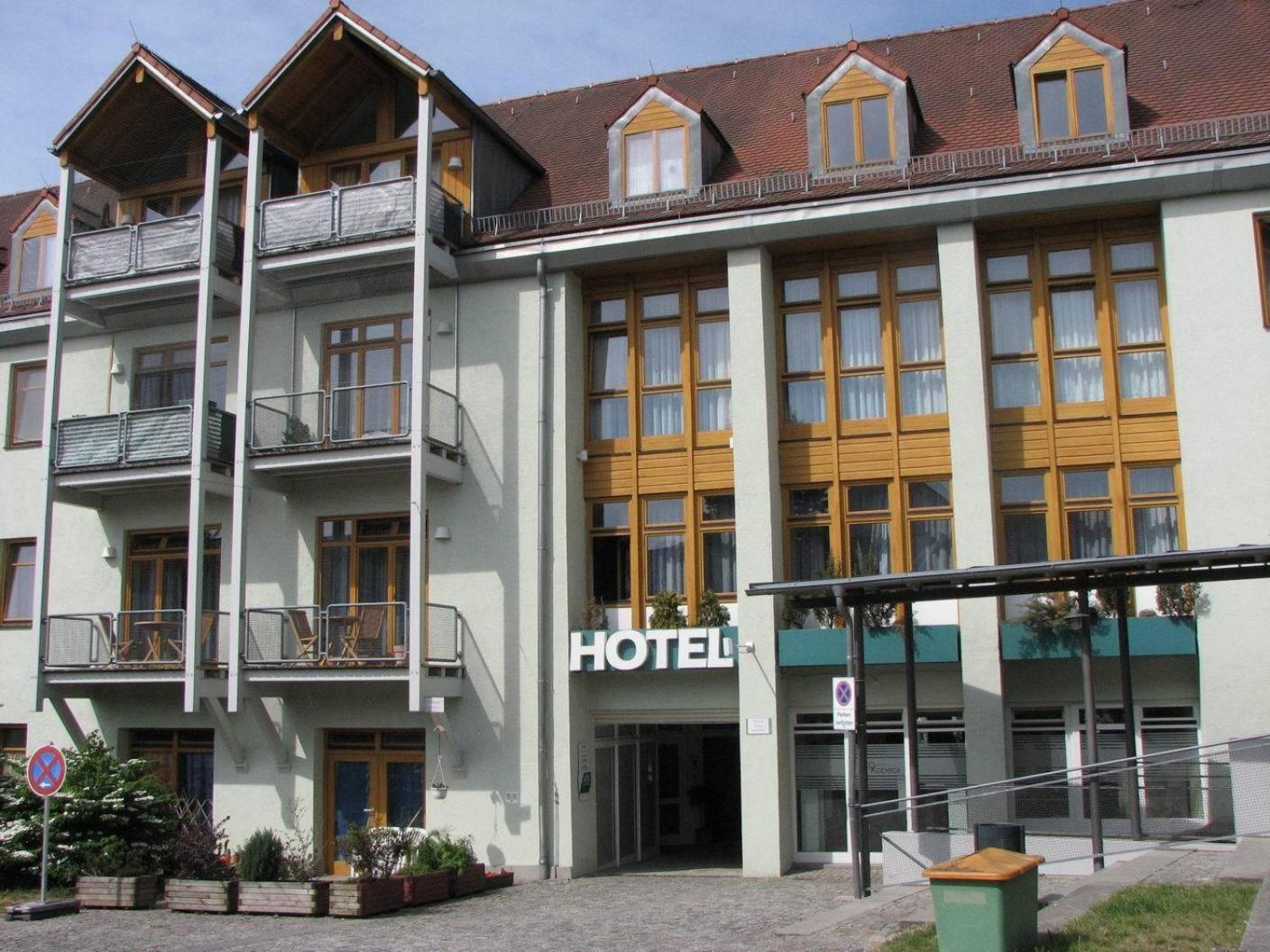 安霍夫酒店 Taufkirchen  外观 照片